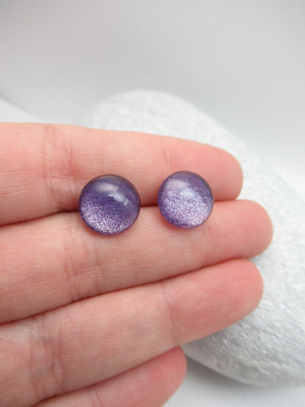 Cabochon post earrings